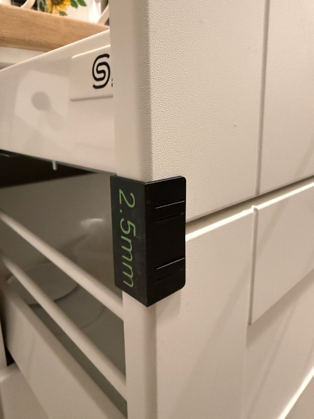 Drawer face spacers 3d printed millimetres jig V3