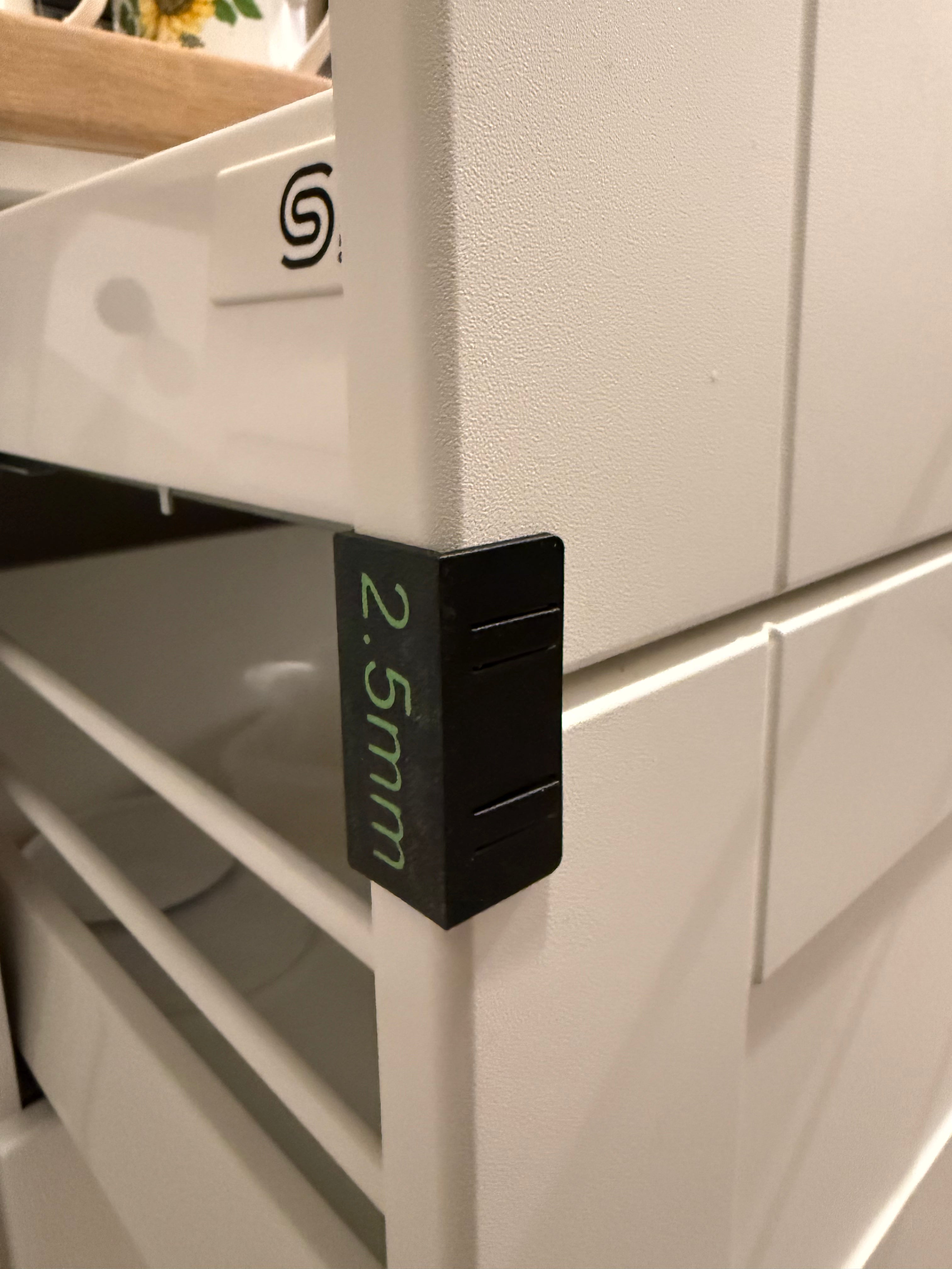 Drawer face spacers 3d printed millimetres jig V3